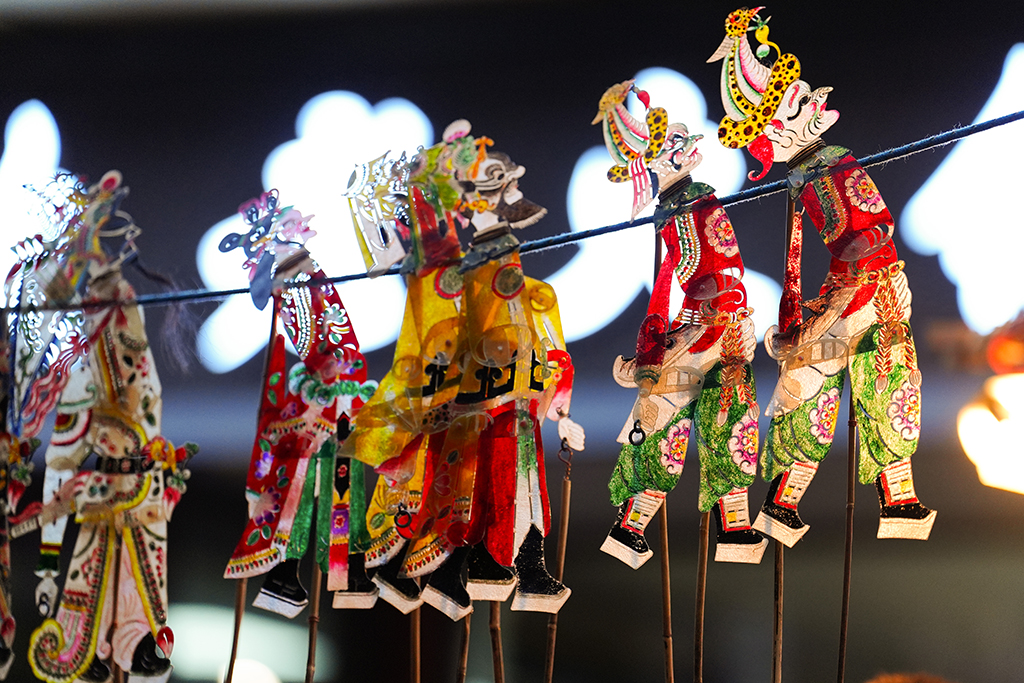 这是1月25日在新艺皮影社演出现场拍摄的皮影。