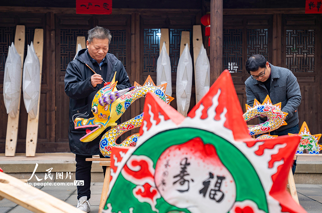 浙江浦江：赶制非遗板凳龙迎新春【4】