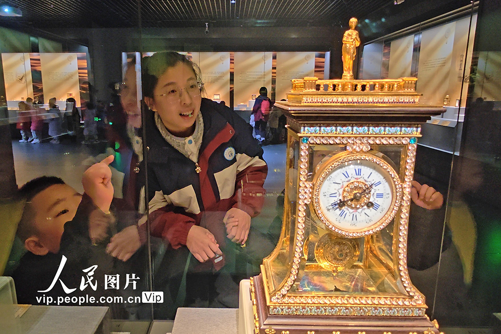 上百件古董钟表亮相大连博物馆【2】