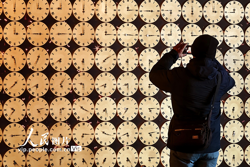 上百件古董钟表亮相大连博物馆【5】