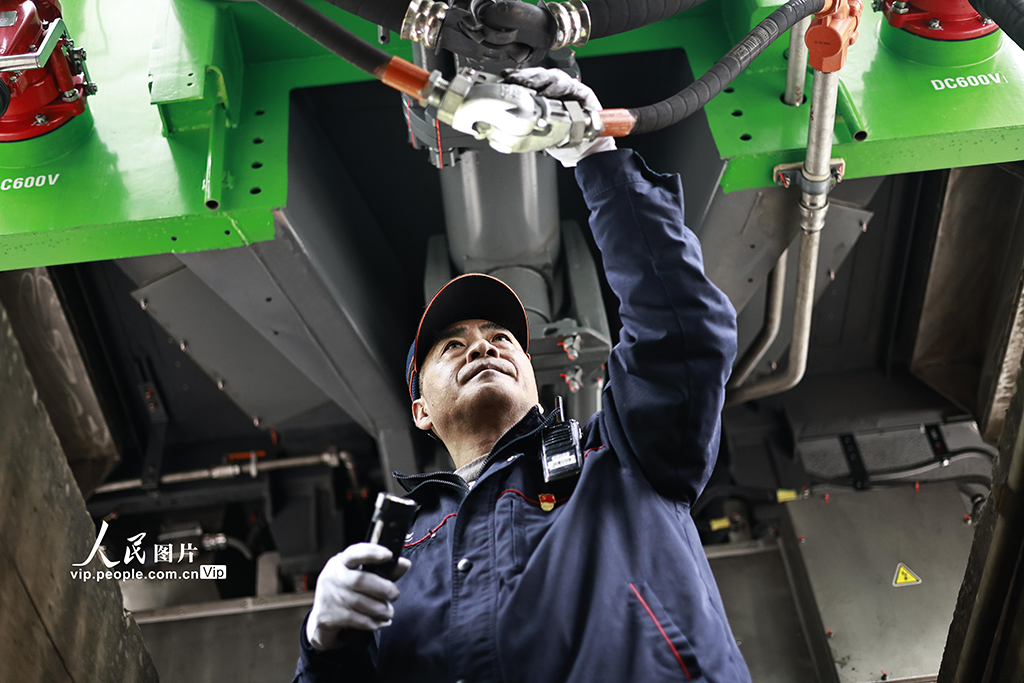 重庆:列车“体检”迎春运【5】