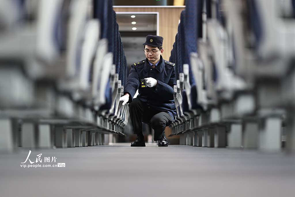 重庆:列车“体检”迎春运【7】