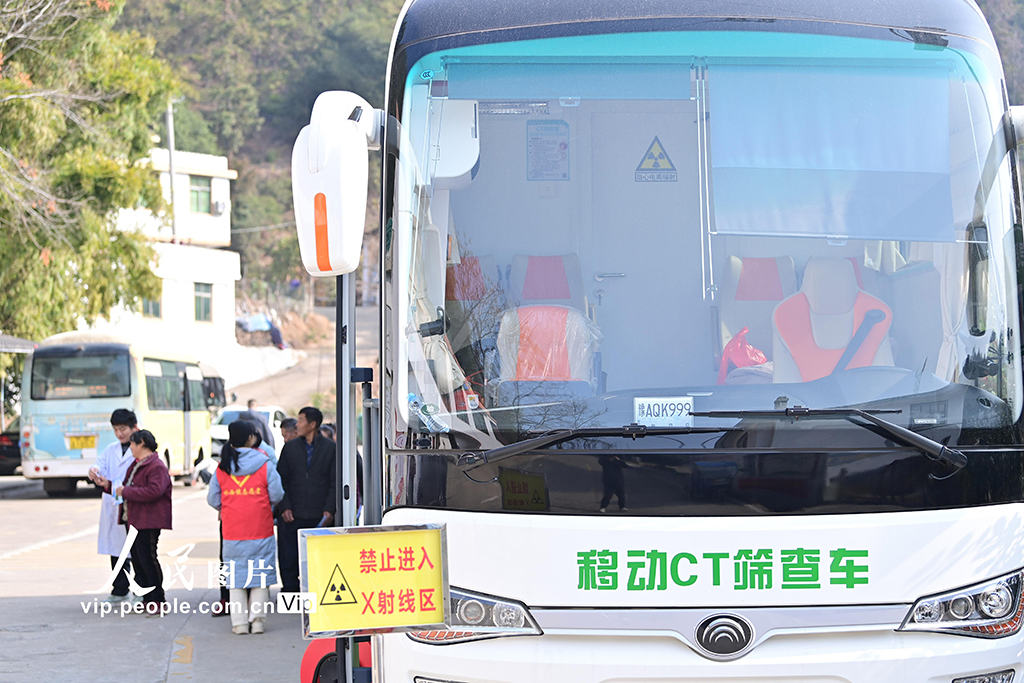 江西赣州：移动CT筛查车进乡村【3】