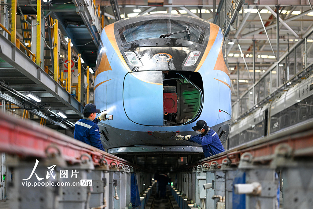 江苏南京：动车“体检”迎春运【2】