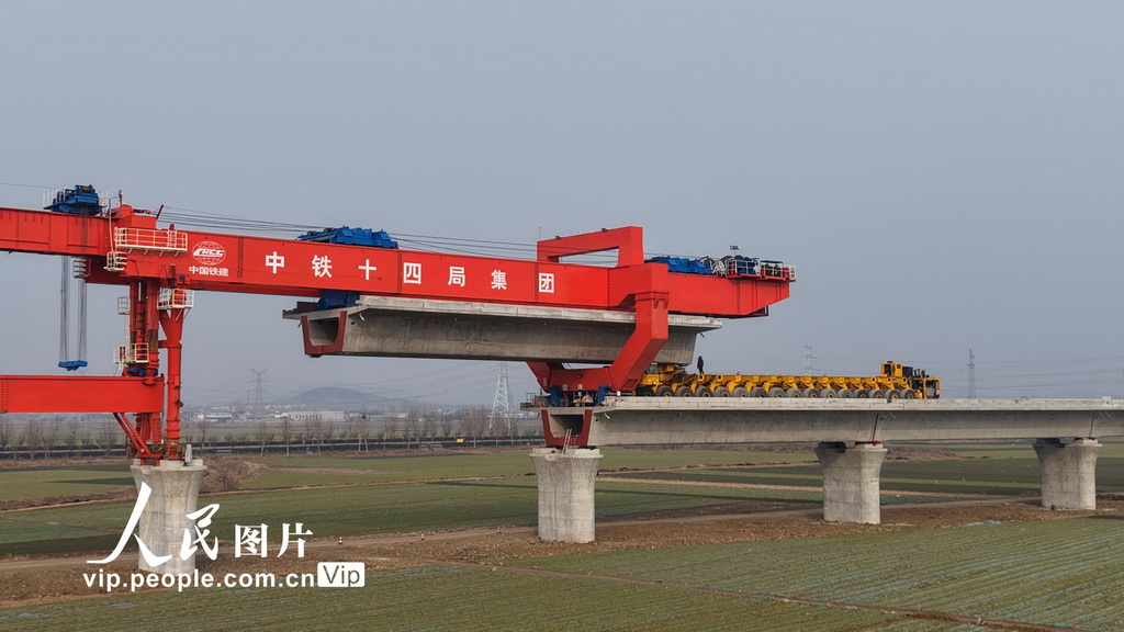 山东临沂:潍宿高铁临沂段架梁施工忙【2】