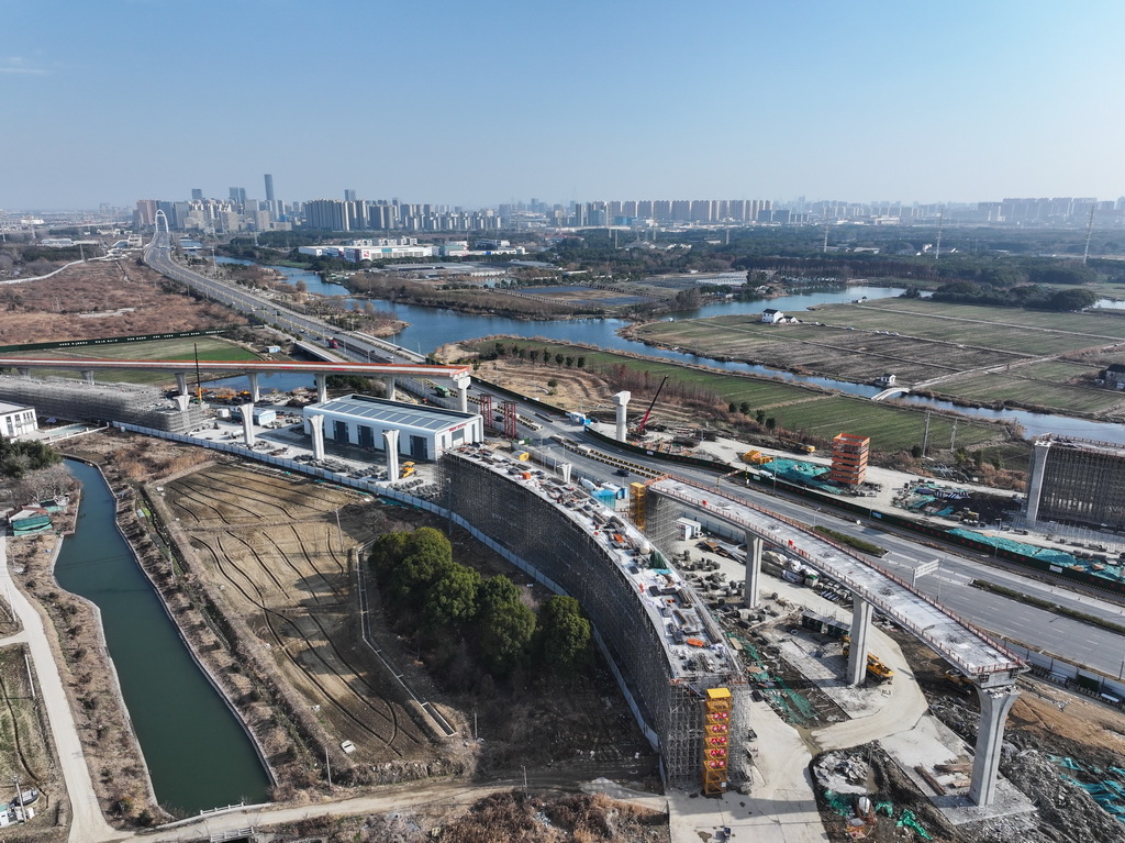 2月3日拍摄的高铁苏州北站快速联络道1标段项目施工现场（无人机照片）。