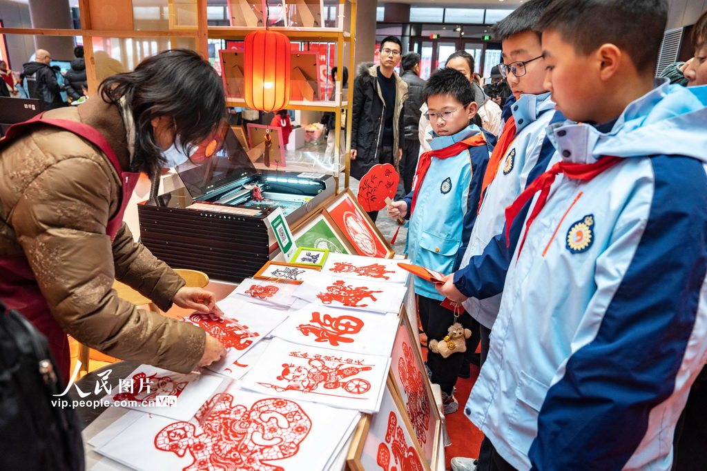 浙江金华:非遗过大年 科技迎新春【3】