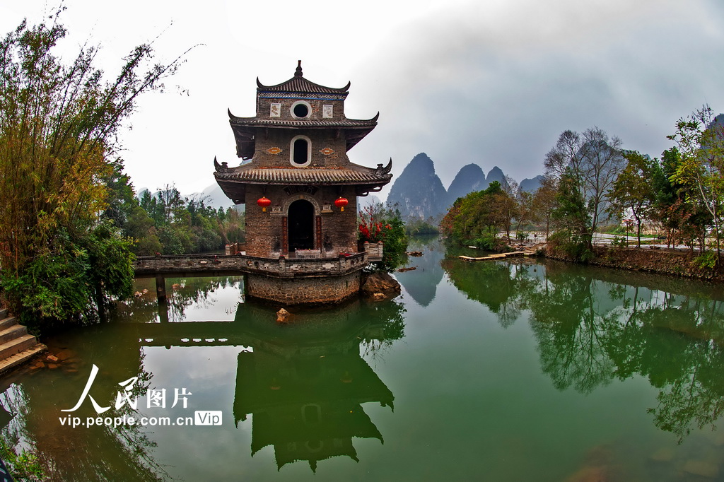 2026年2月5日拍摄的广西靖西市新靖镇旧州街文昌塔。