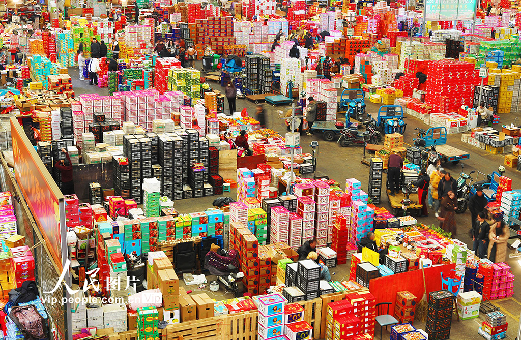 浙江义乌：节前果品市场物丰价稳购销两旺【4】