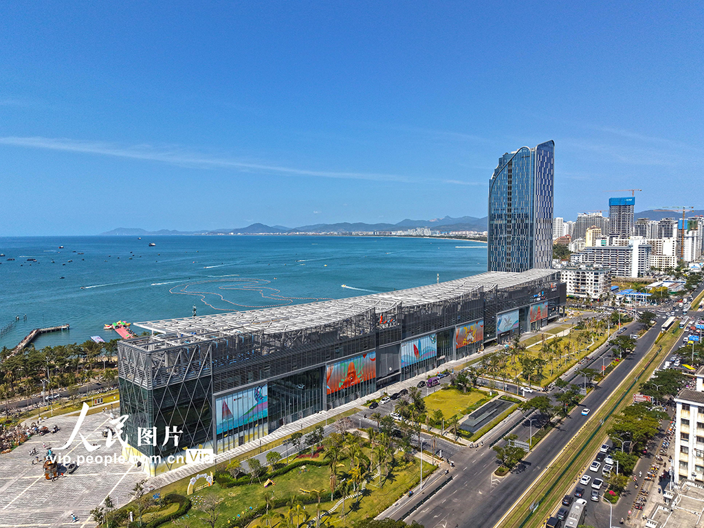 海南三亚首家日用消费品免税店开业【6】