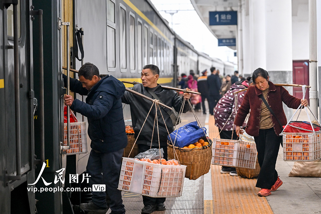 贵州铜仁：烟火人间慢火车 温暖穿行湘黔渝【2】