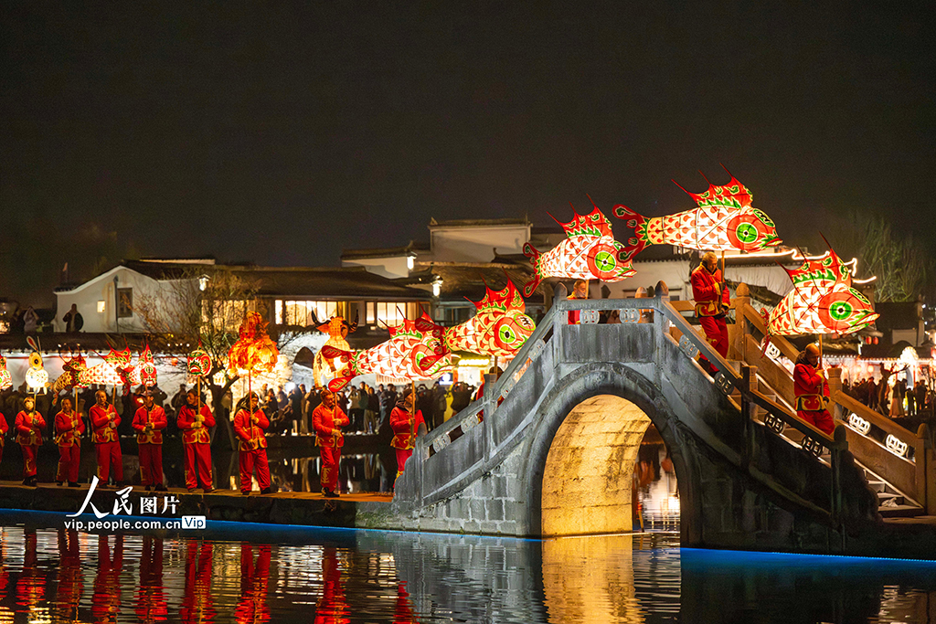 安徽黟县:非遗鱼灯闹新年【3】
