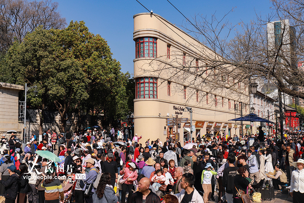 云南昆明：老街人气旺【4】