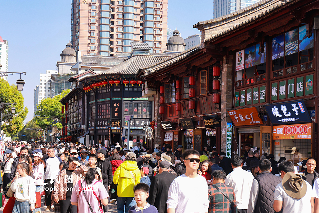 云南昆明：老街人气旺【5】
