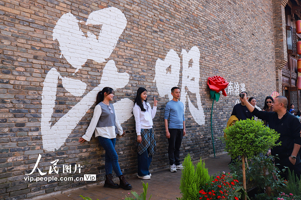 云南昆明：老街人气旺【6】