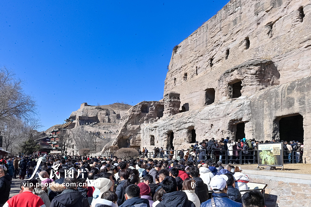 山西大同：云冈石窟景区人流如潮【4】