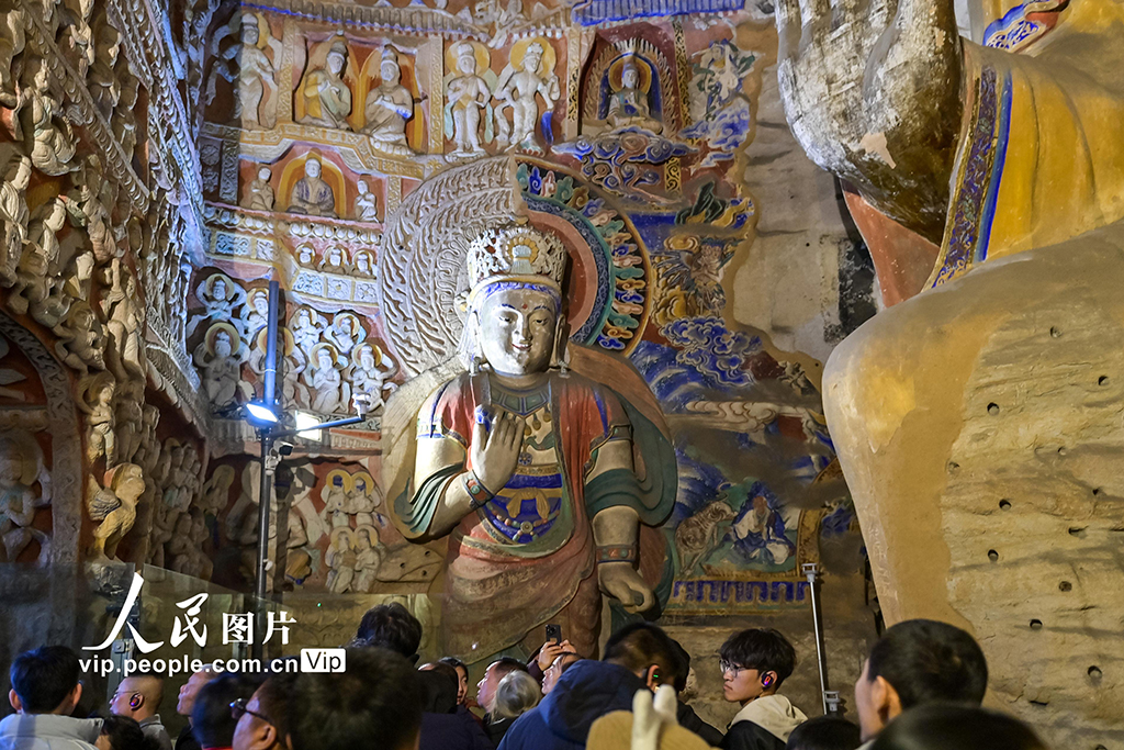 山西大同:云冈石窟景区人流如潮【3】