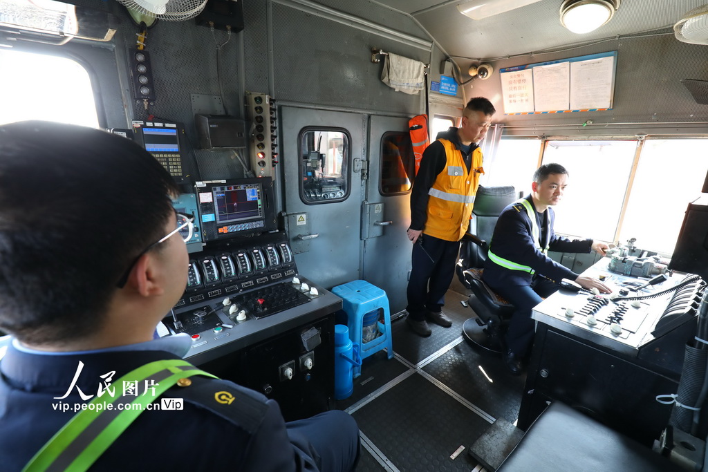 重庆:坚守岗位筑牢运输保障线【2】