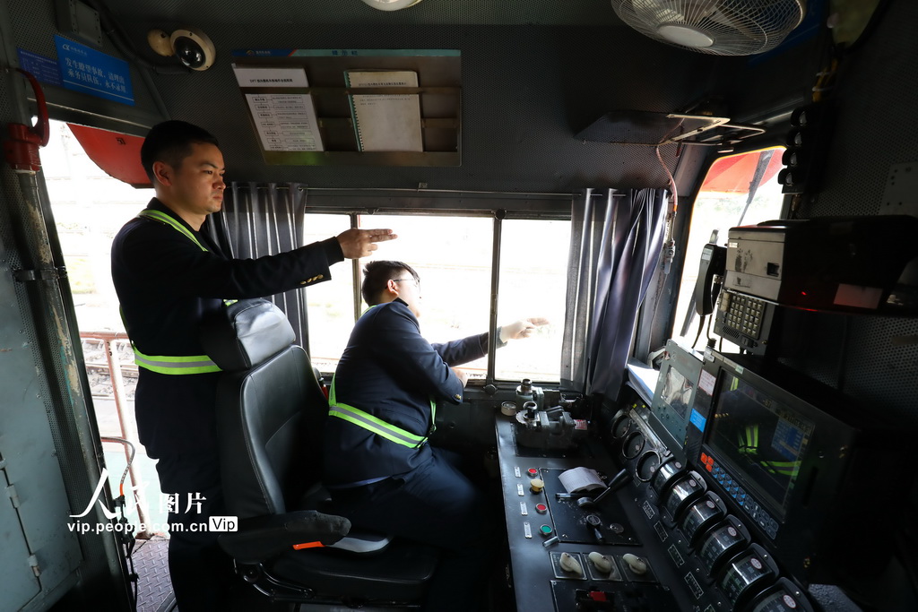 重庆：坚守岗位筑牢运输保障线【3】