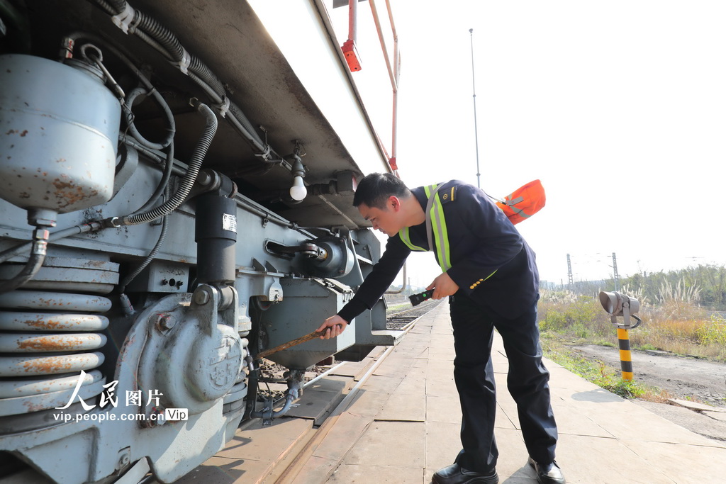 重庆：坚守岗位筑牢运输保障线【4】