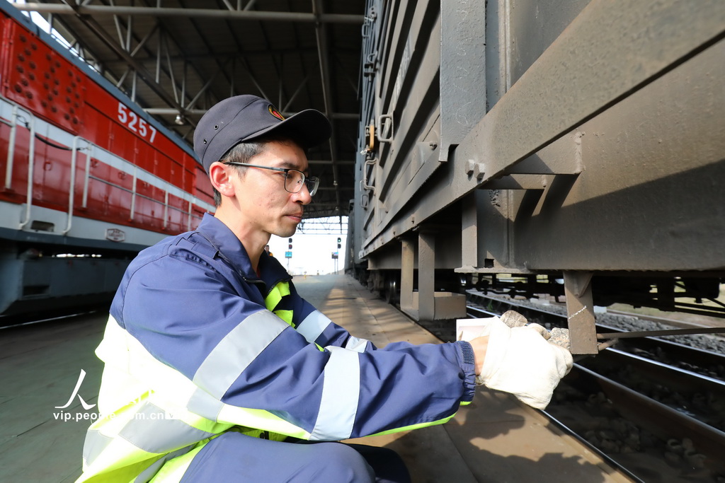 重庆:坚守岗位筑牢运输保障线【6】