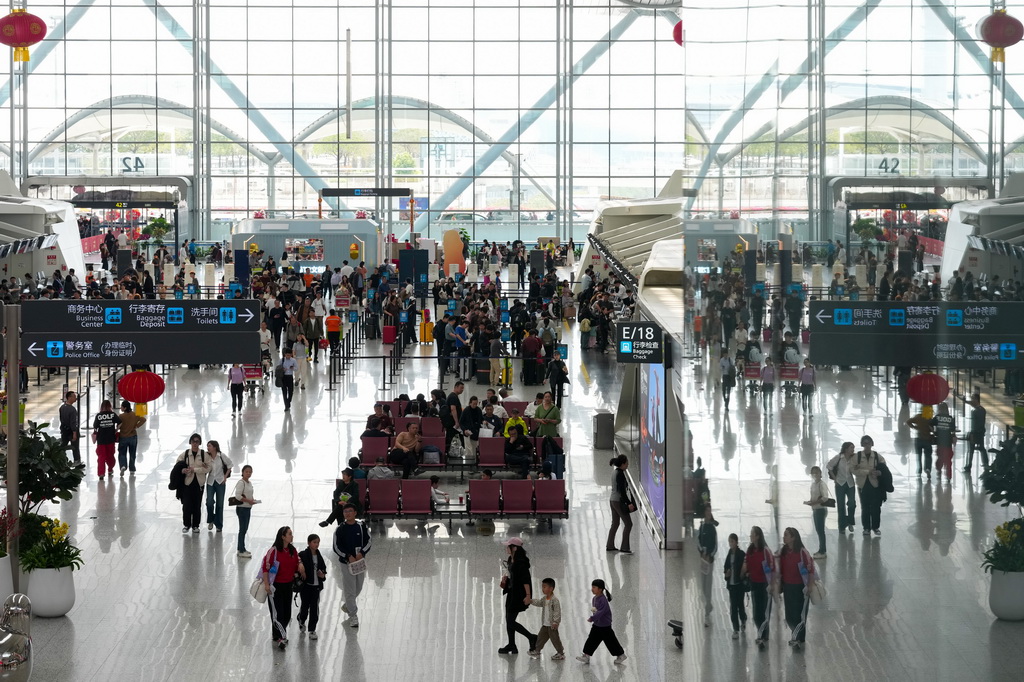 这是2月23日拍摄的广州白云机场T2航站楼。