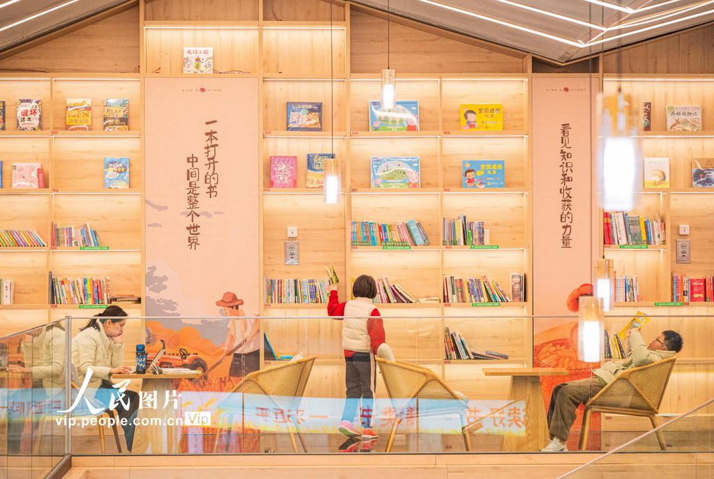 江苏宿迁:农家书屋品书香【2】