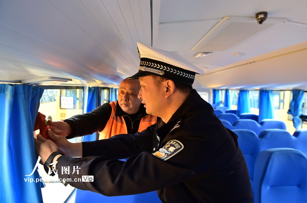 江西赣州：检查校车迎开学【8】