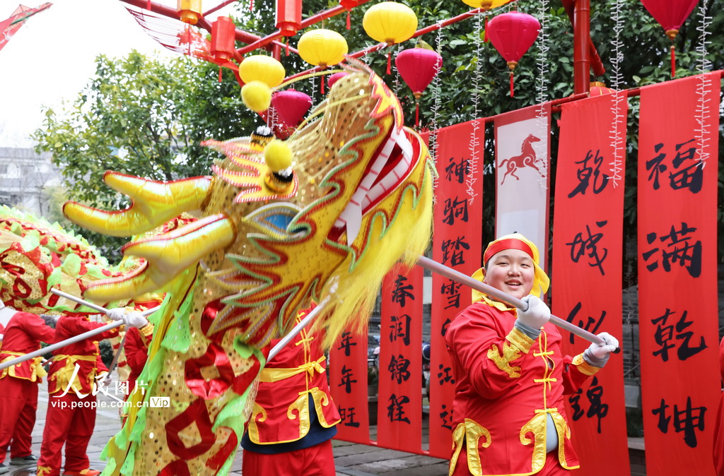 浙江德清：舞龙排演 迎元宵【3】