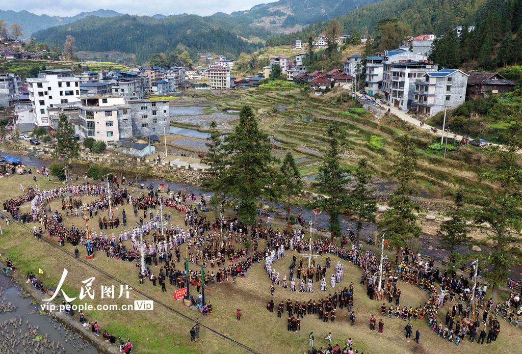 广西融水：传统“整依直”坡会热闹非凡【4】