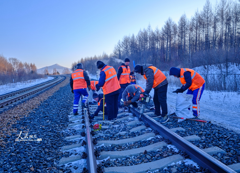 黑龙江绥化:小兴安岭上的“钢轨守护者”【3】