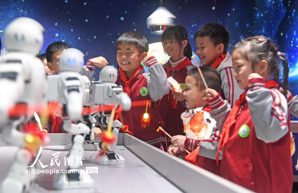 福建泉港：智趣元宵 点亮童心