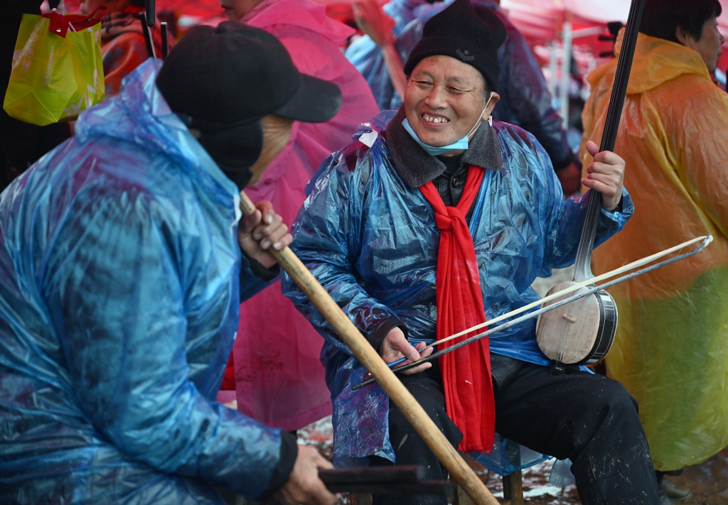 3月1日,艺人在书会上表演。新华社记者 李嘉南 摄