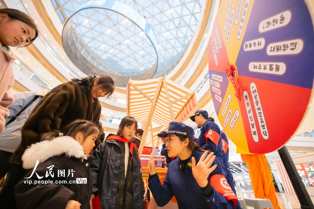 江苏宿迁：学雷锋志愿服务市集暖人心【3】