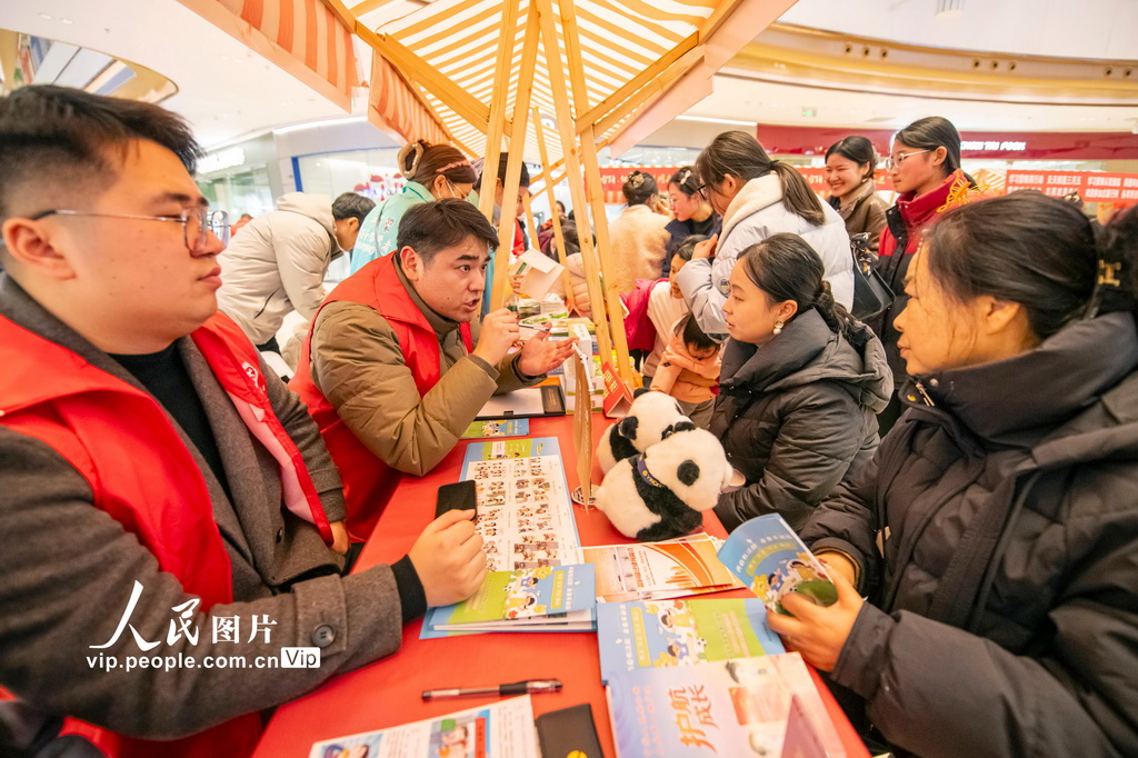 江苏宿迁：学雷锋志愿服务市集暖人心【8】