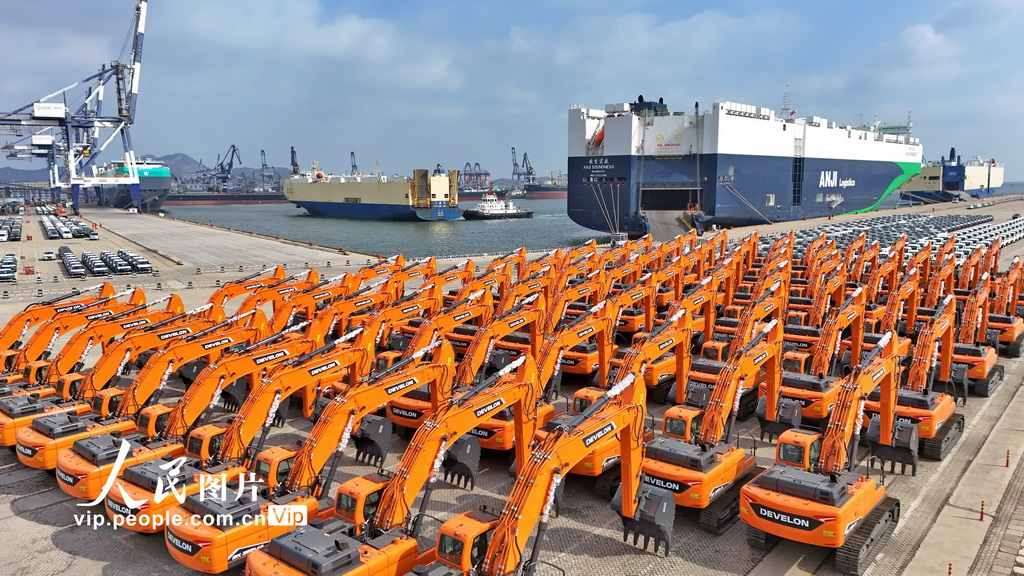 山东烟台：港口赋能 国产汽车顺畅“出海”【4】