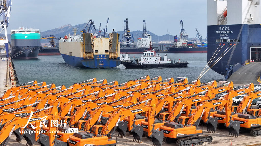 山东烟台：港口赋能 国产汽车顺畅“出海”【5】