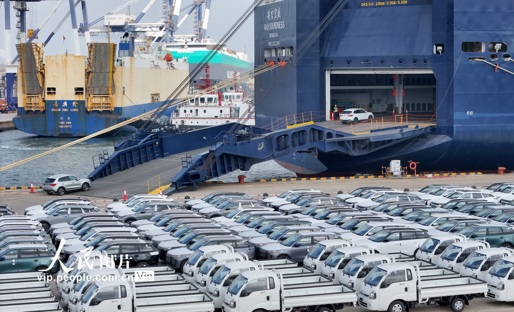 山东烟台：港口赋能 国产汽车顺畅“出海”【6】