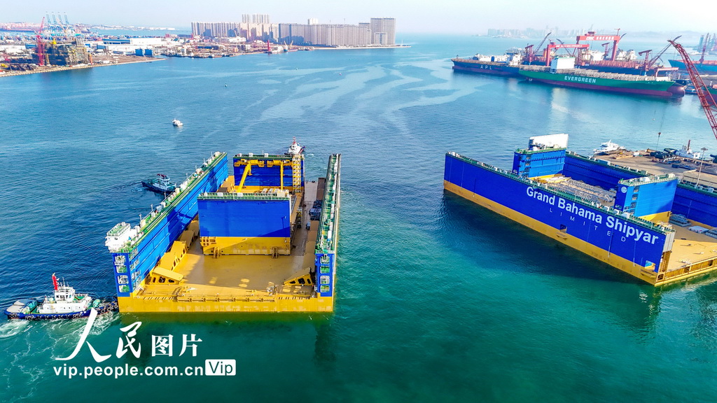 12万吨举力浮船坞在山东青岛启运【3】