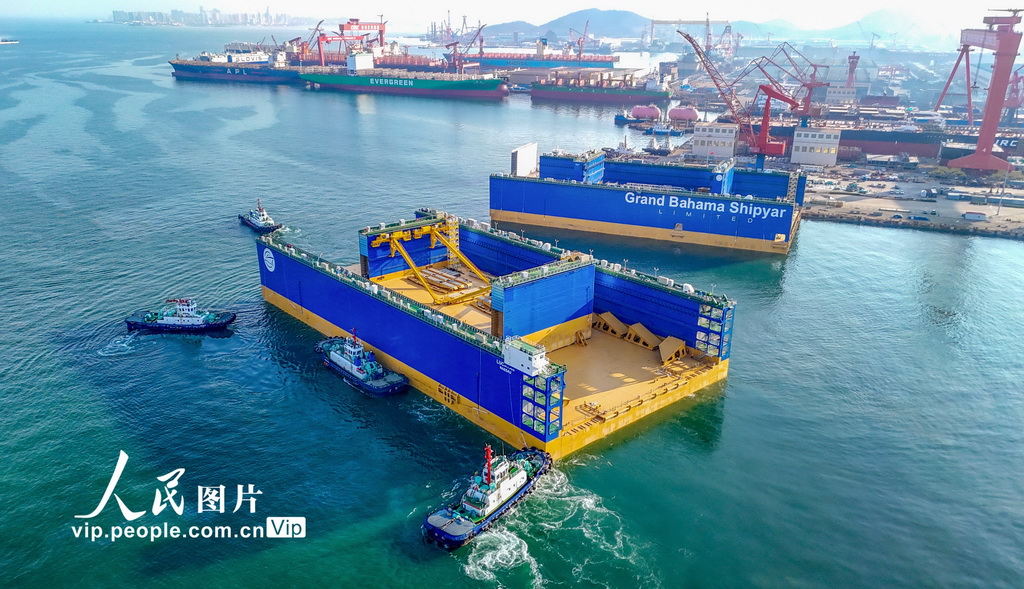 12万吨举力浮船坞在山东青岛启运【4】