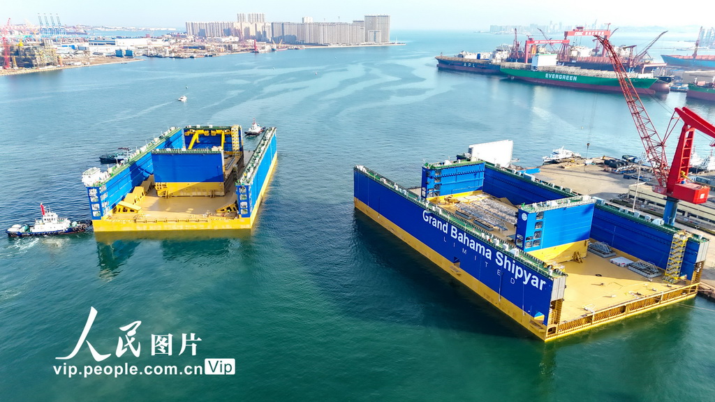 12万吨举力浮船坞在山东青岛启运【6】