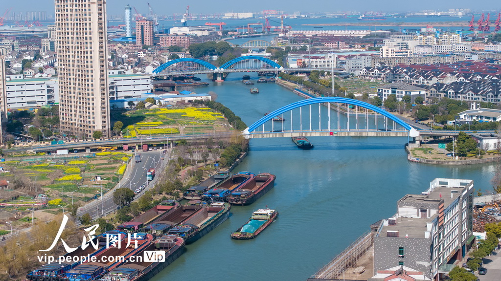 江苏张家港：内河航运繁忙有序【4】