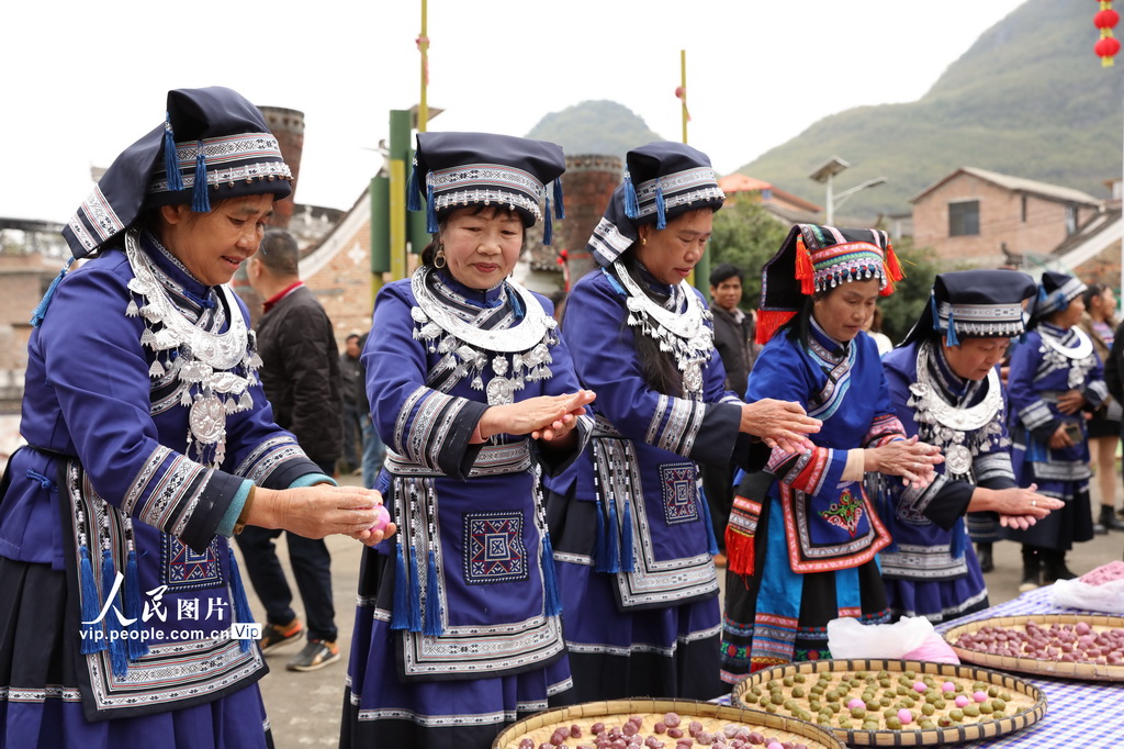 广西富川：瑶胞欢度佳节【3】