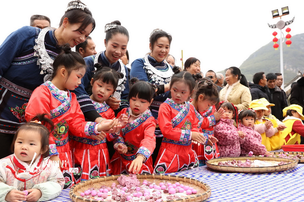 广西富川：瑶胞欢度佳节【5】
