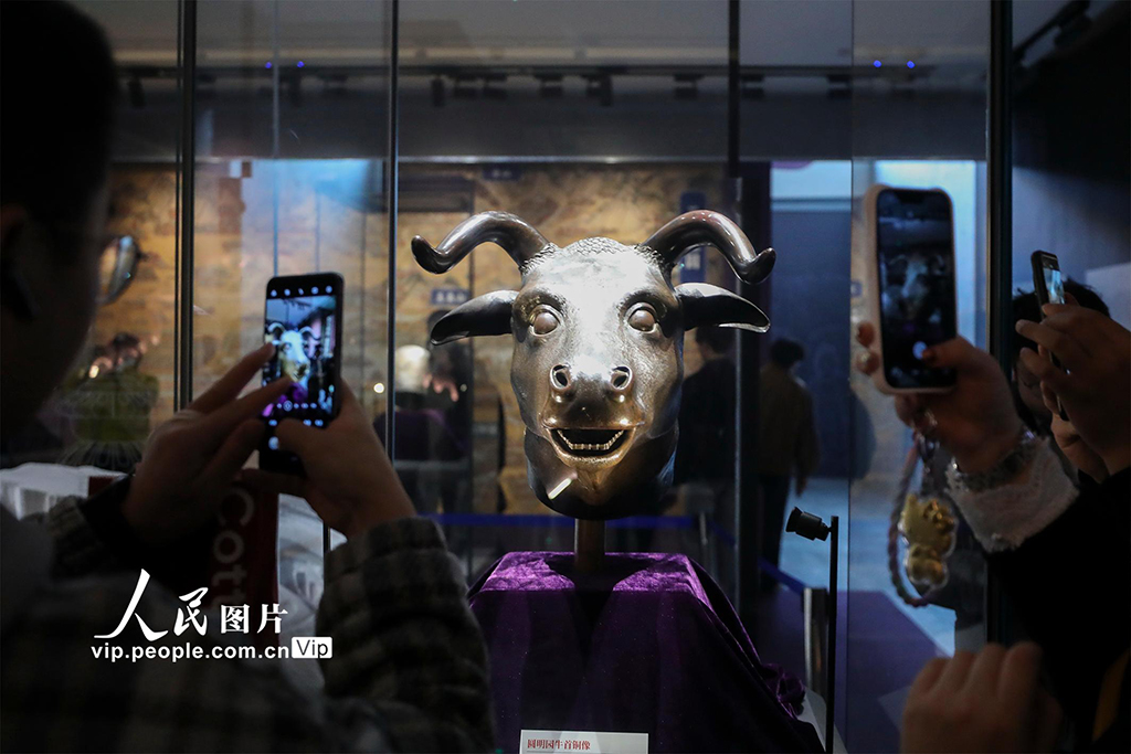 河南洛阳：“圆明园兽首暨海外回流文物特展”举行【2】