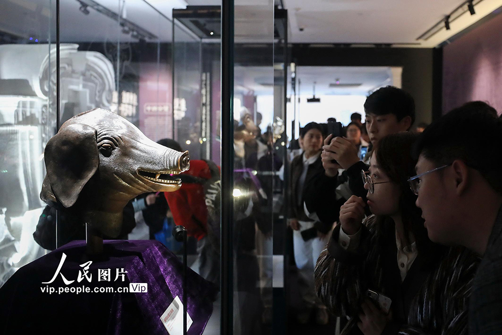 河南洛阳：“圆明园兽首暨海外回流文物特展”举行【9】