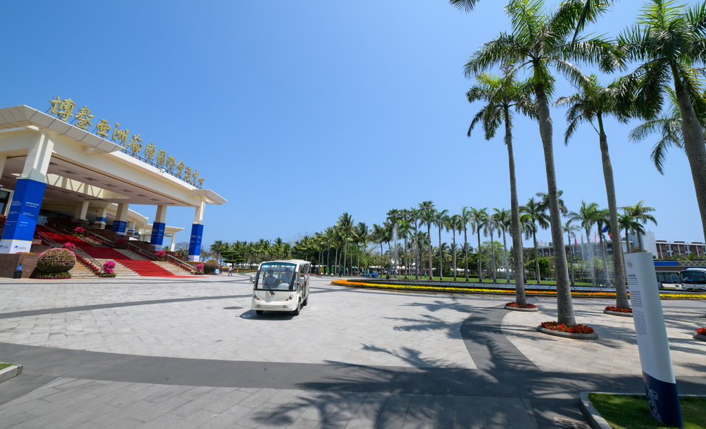 3月24日拍摄的博鳌零碳示范区内的室外海绵项目。