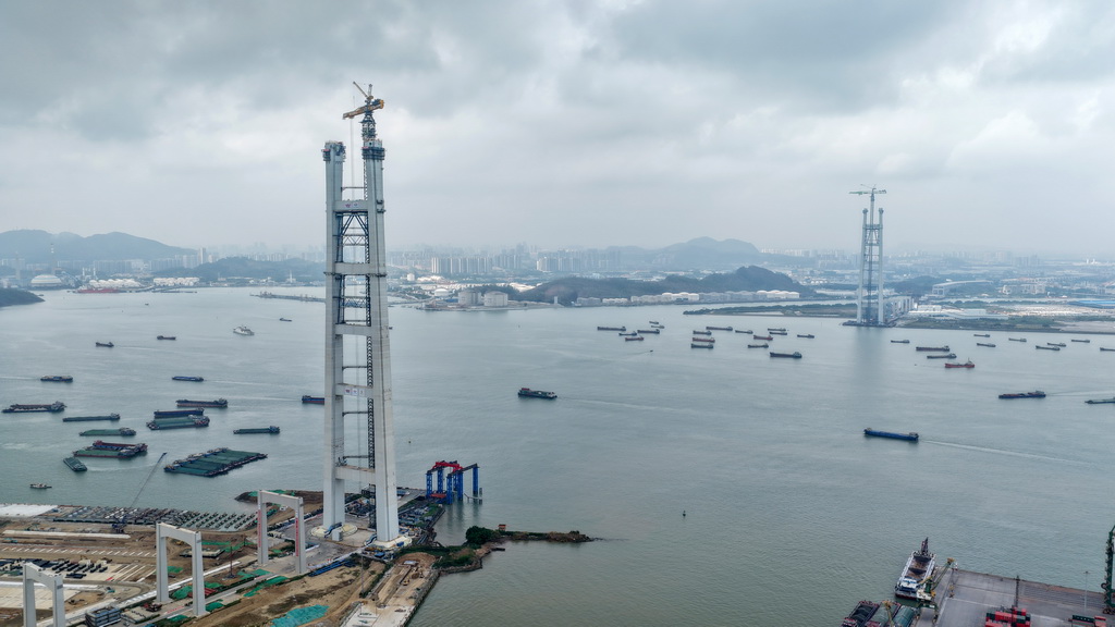 这是3月26日拍摄的狮子洋大桥东、西主塔（无人机照片）。