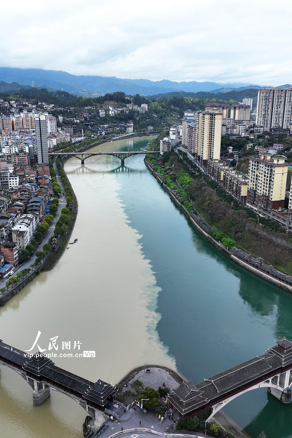 贵州锦屏：雨后河流“泾渭分明”【2】