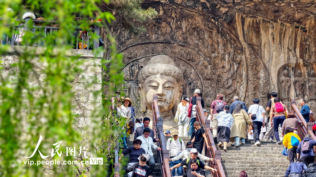 河南洛阳:春游龙门石窟【2】